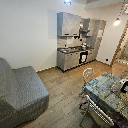 Casa Vacanze Dragona 15 Min Fco 10 Min Ostia Acilia Εξωτερικό φωτογραφία